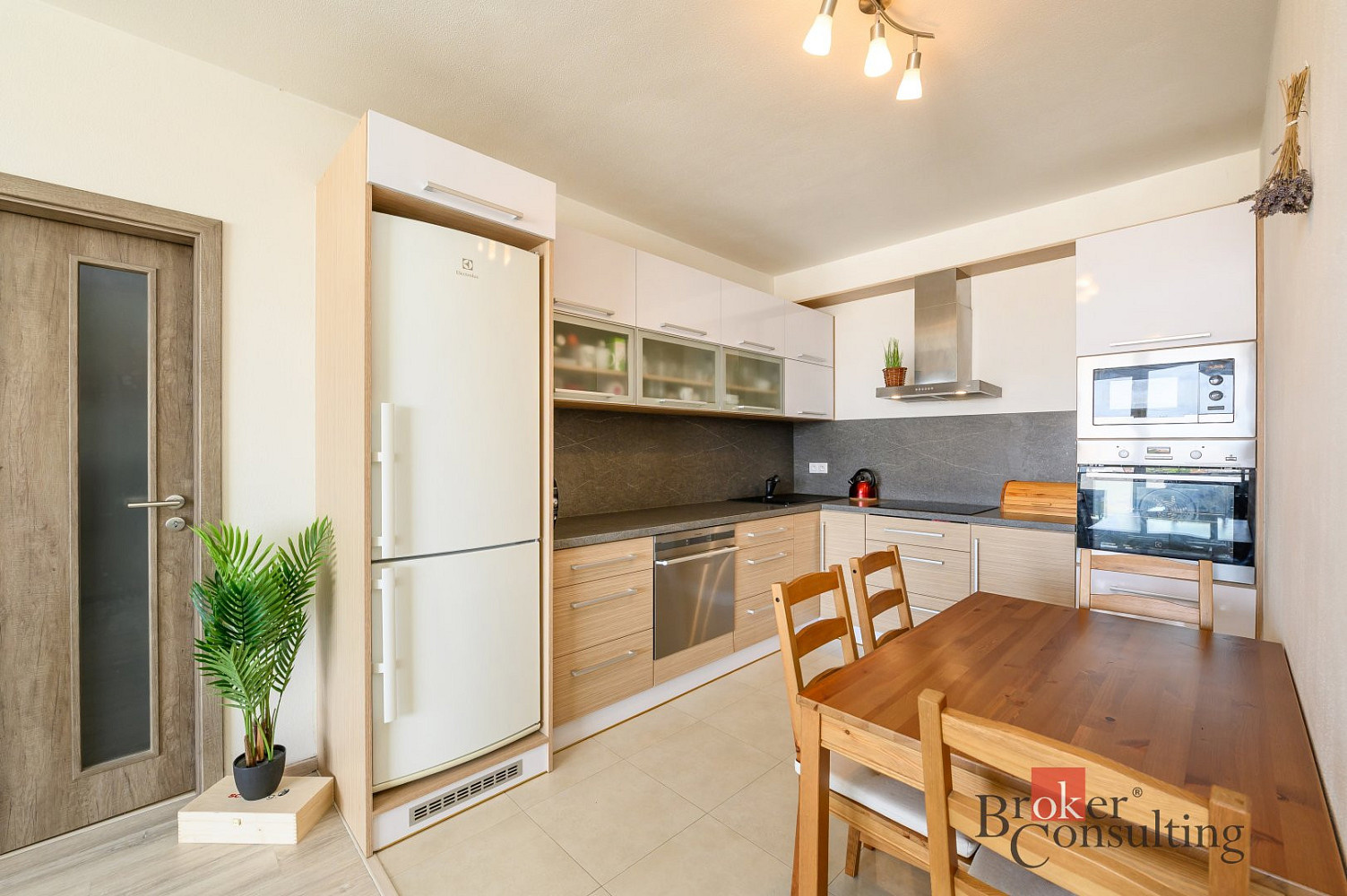 Prodej bytu 3+kk 69 m² — photo 2