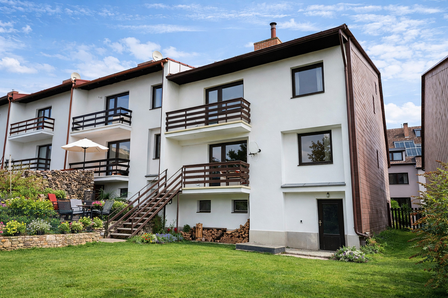 Prodej domu 200 m² s pozemkem 615 m² — photo 2