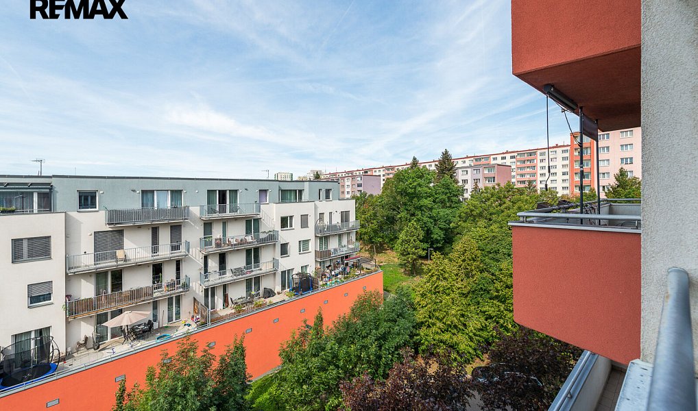 Prodej bytu 1+kk 32 m², Praha – náhled fotky 17