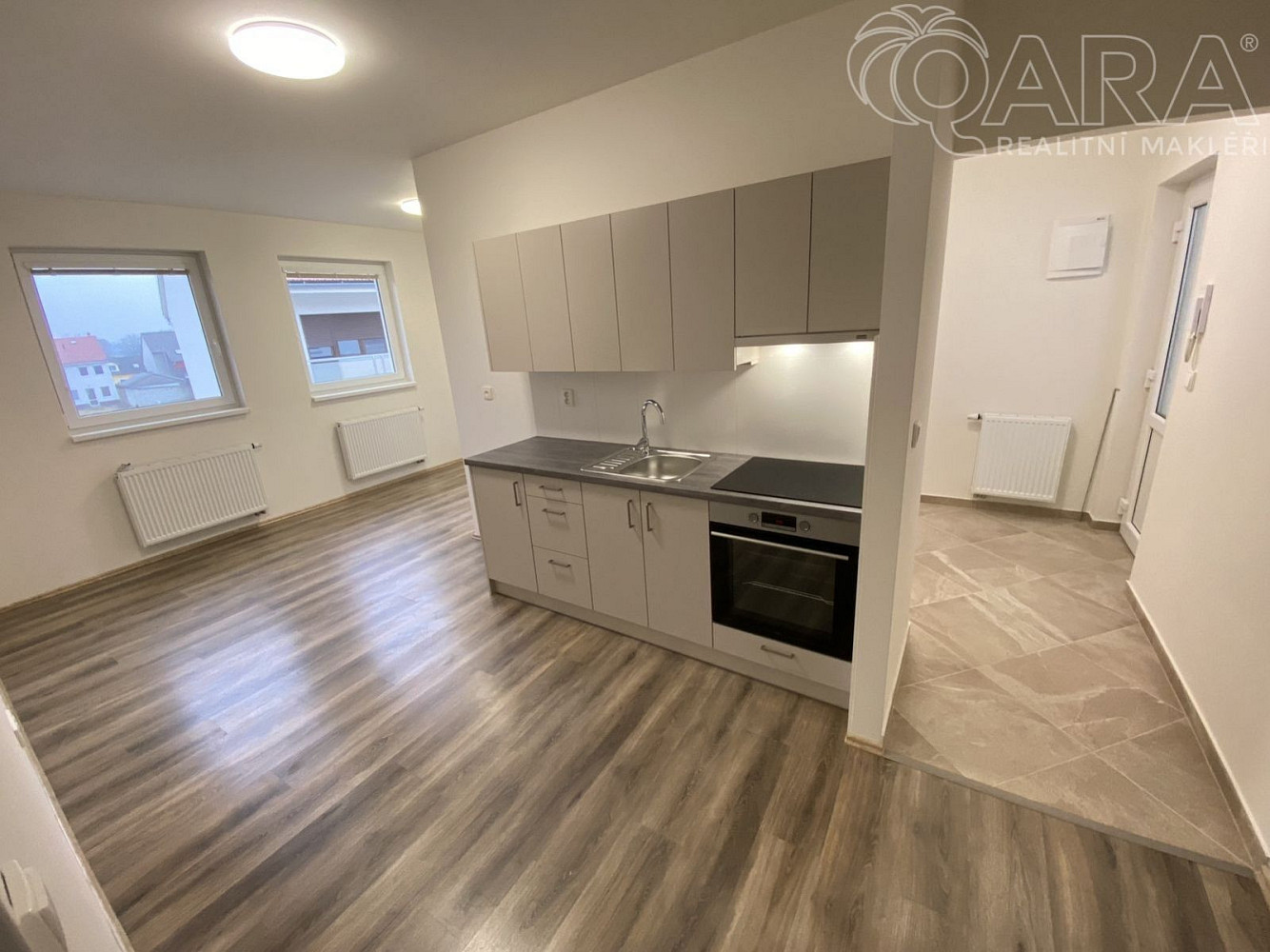 Pronájem bytu 2+kk 57 m² – fotografie 2