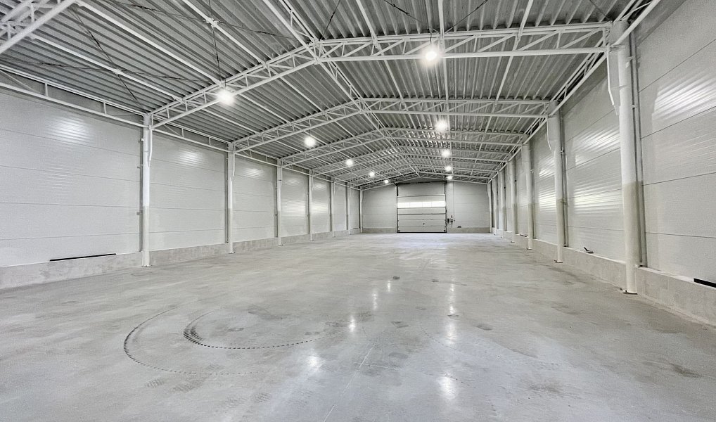 Pronájem výrobních prostor 1 500 m², Husinec – náhled fotky 3