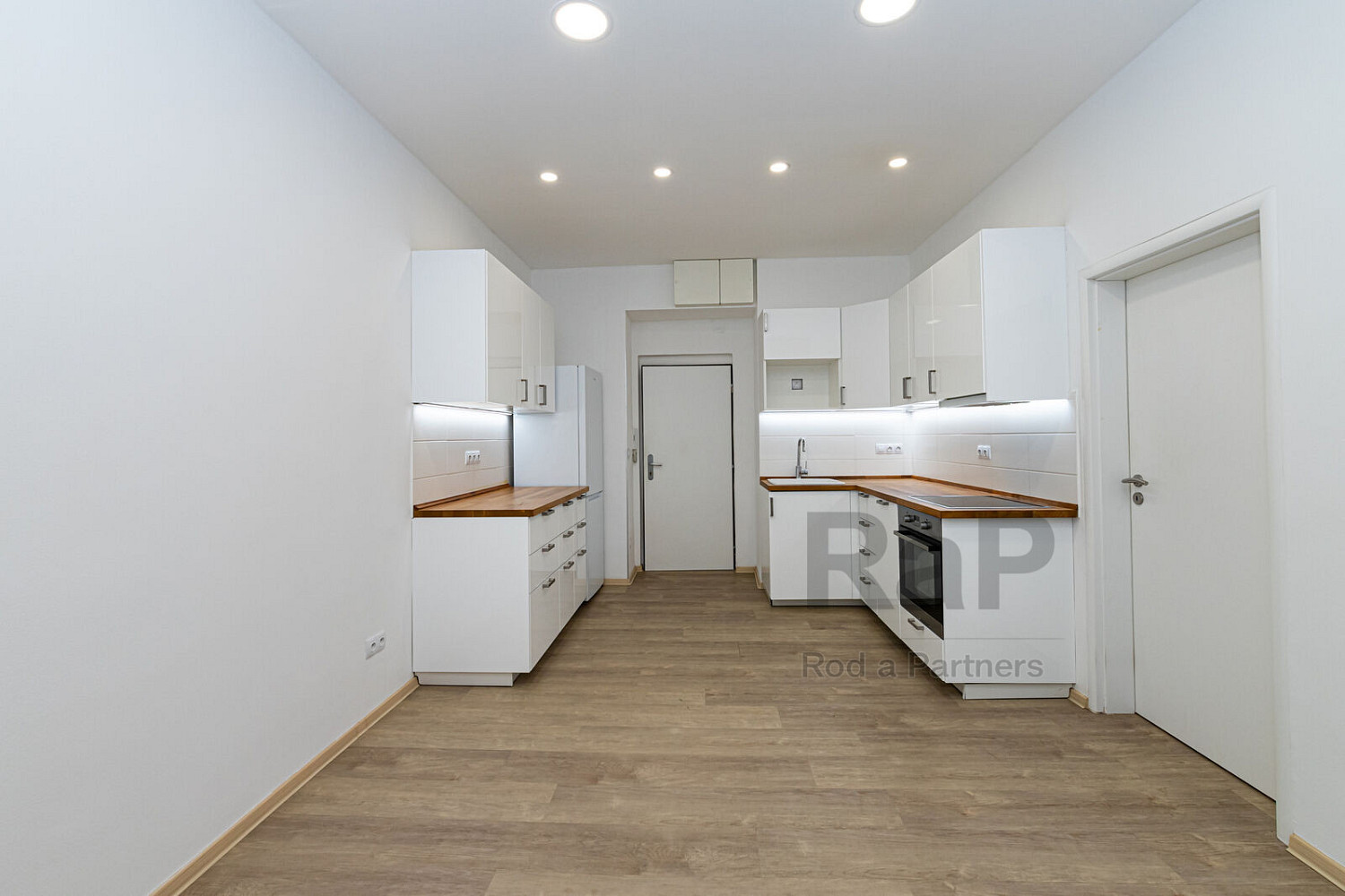 Pronájem bytu 2+kk 37 m² – fotografie 3
