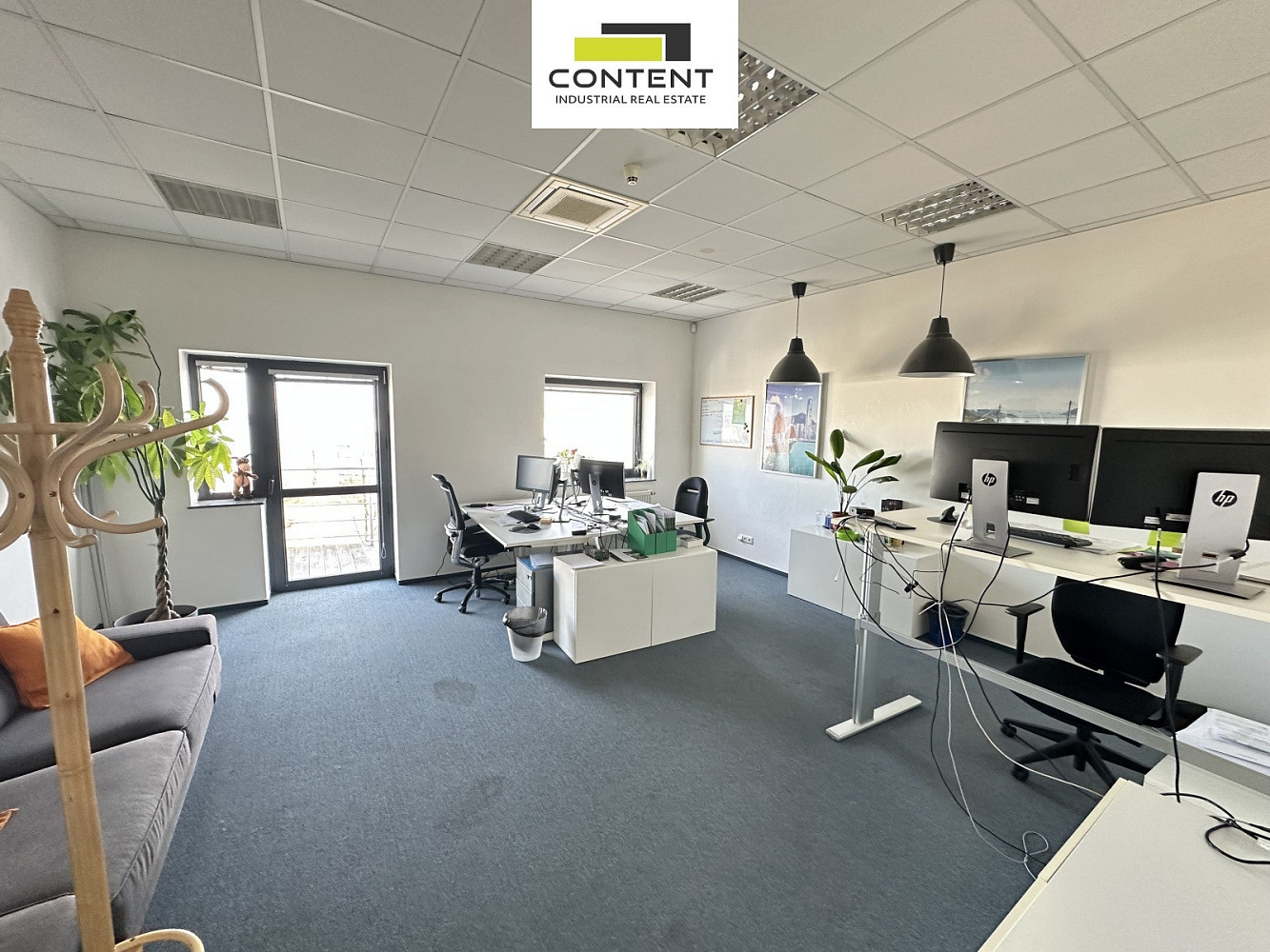 Pronájem kanceláře 467 m² – fotografie 2