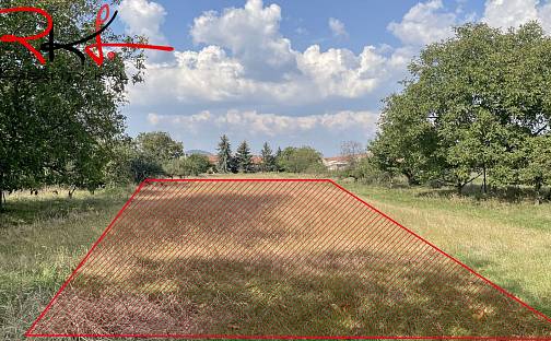 Prodej stavebního pozemku 1 011 m², Ledčice, okres Mělník