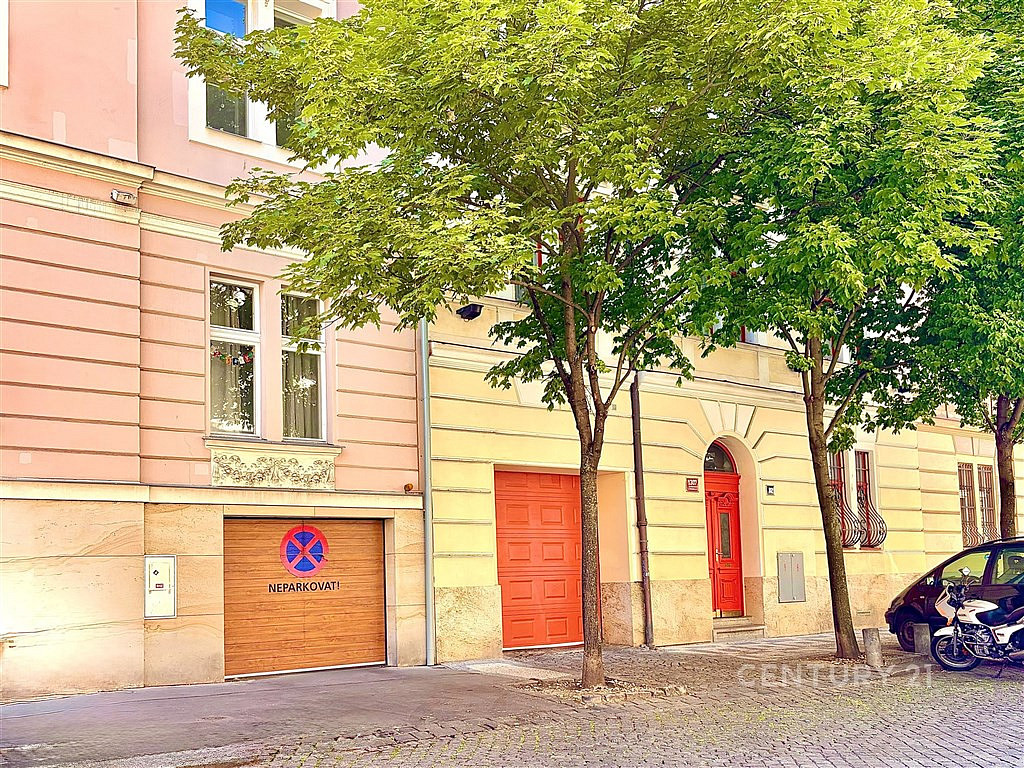 Pronájem garážového stání Praha 3, Vinohrady, ulice Slezská – pohled 5