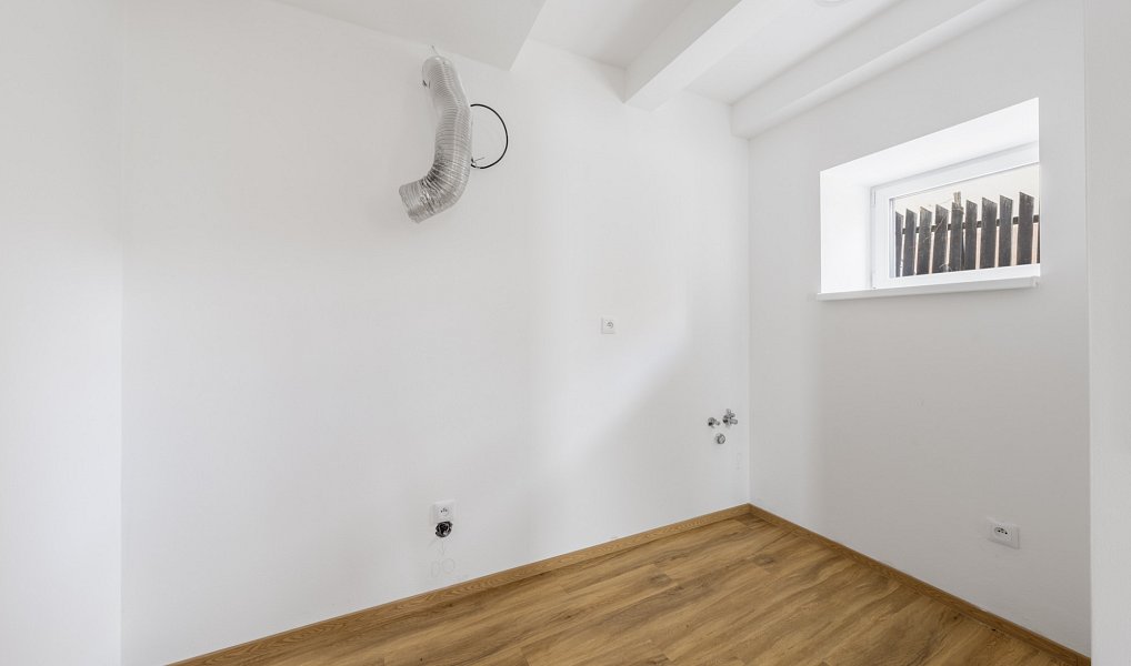 Prodej kanceláře 89 m², Karlovy Vary – náhled fotky 10