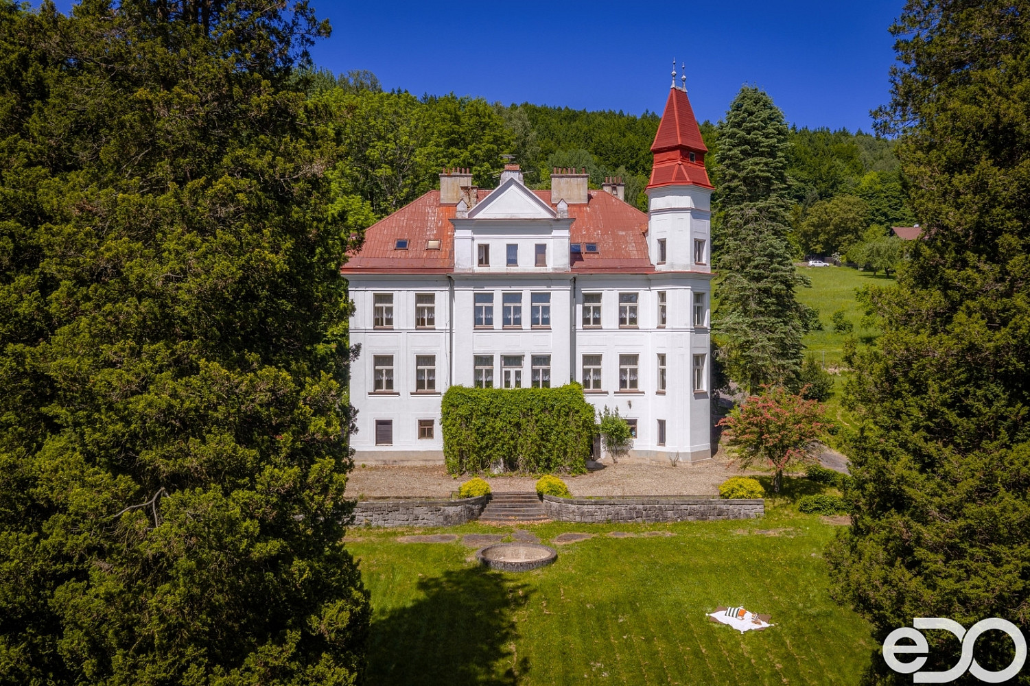 Prodej domu 680 m² s pozemkem 5 000 m²