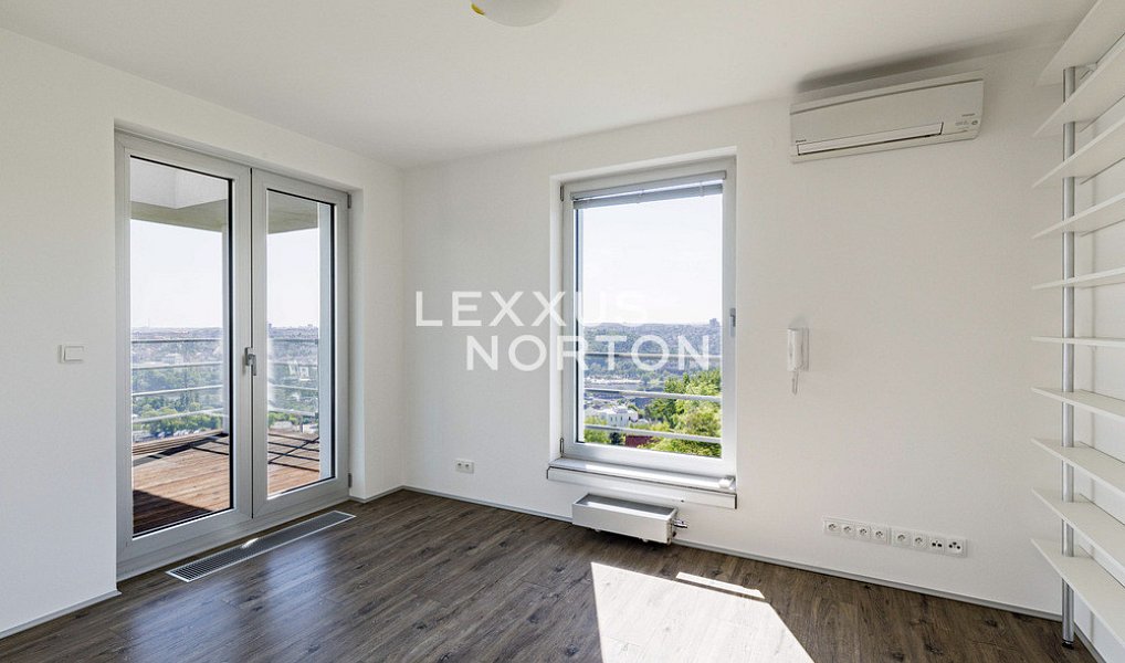 Pronájem bytu 5+kk 202 m², Praha – náhled fotky 13