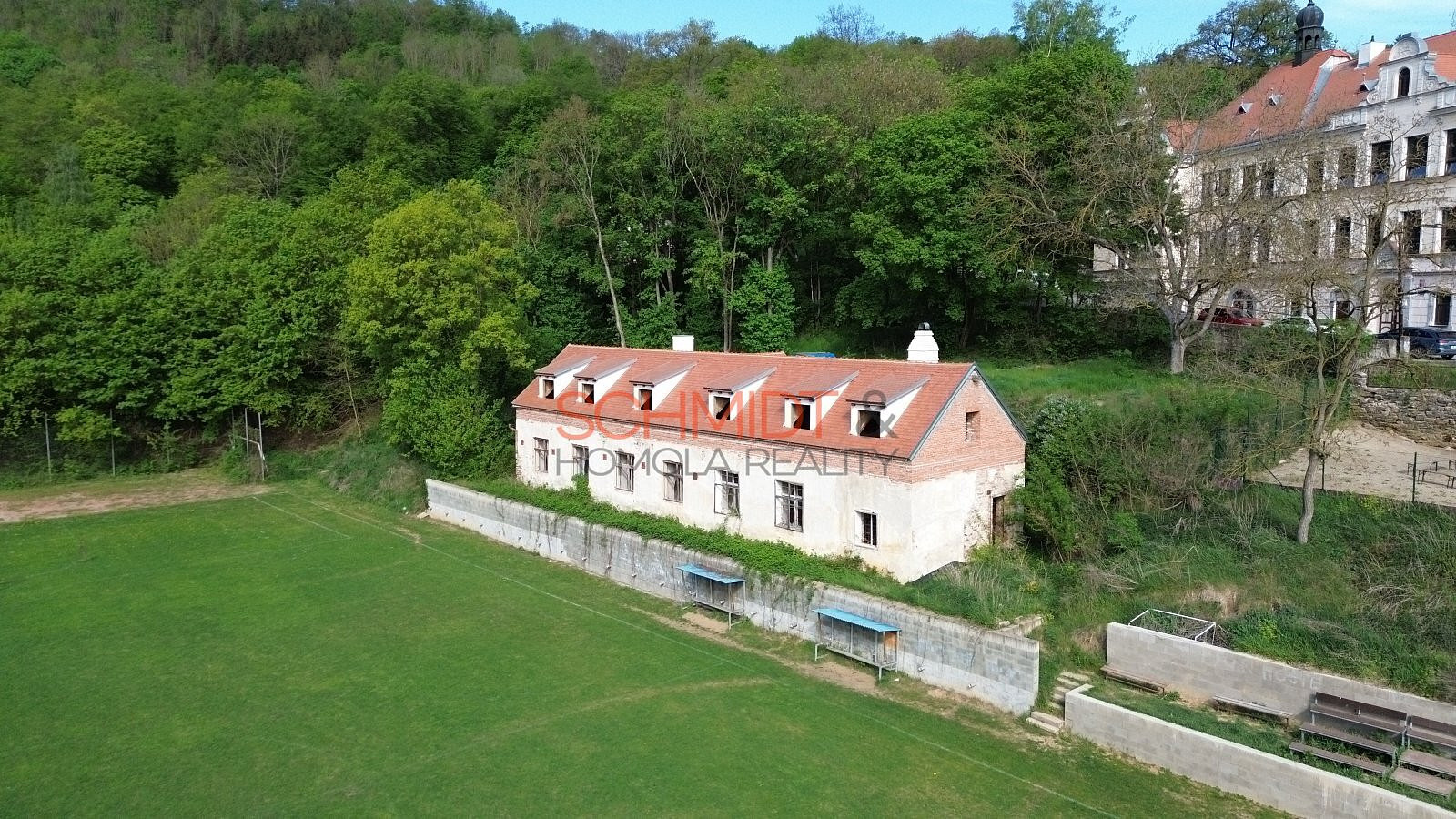 Prodej nájemního domu, činžáku 226 m² — photo 2
