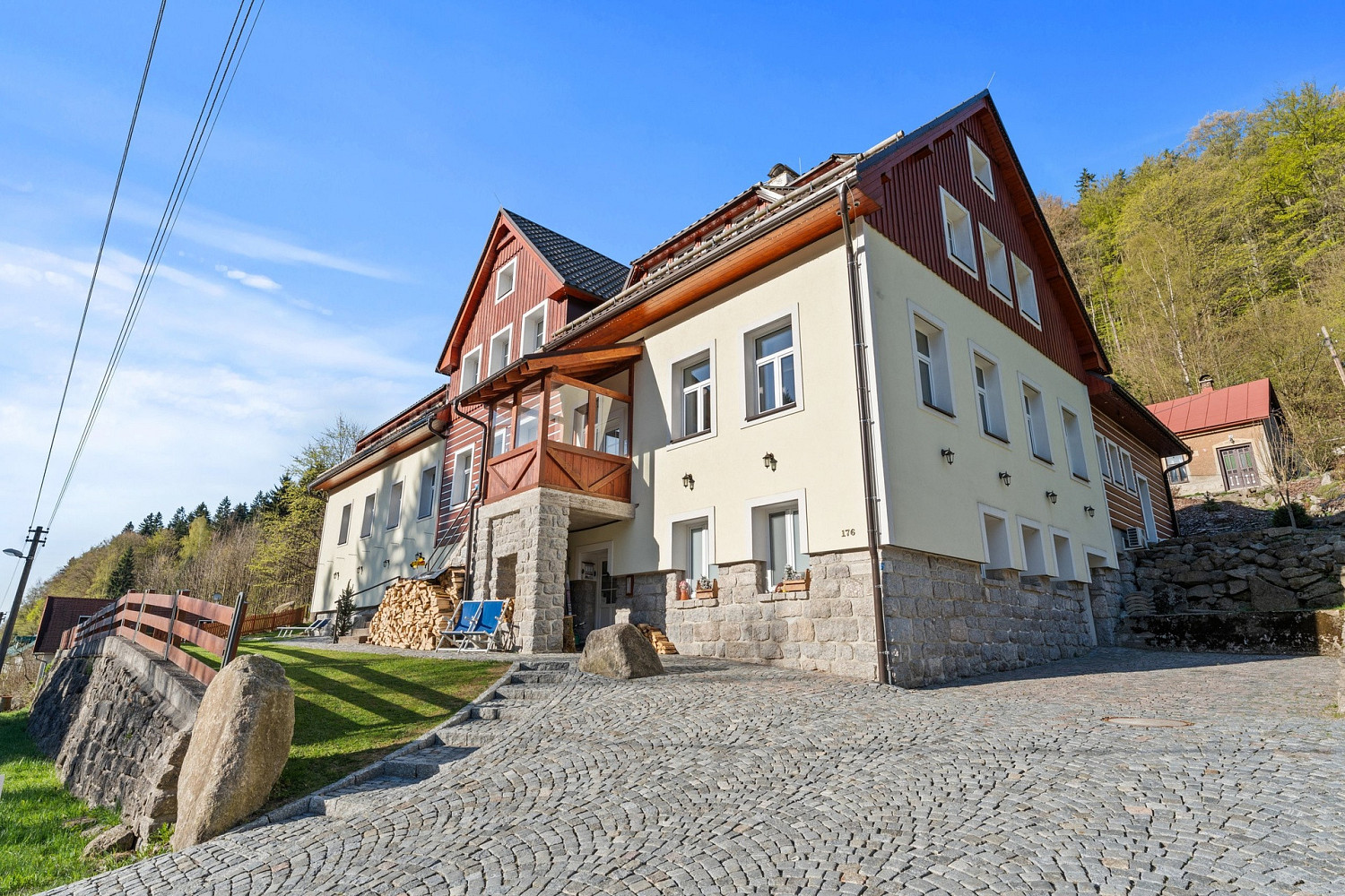 Prodej ubytovacího objektu 978 m²