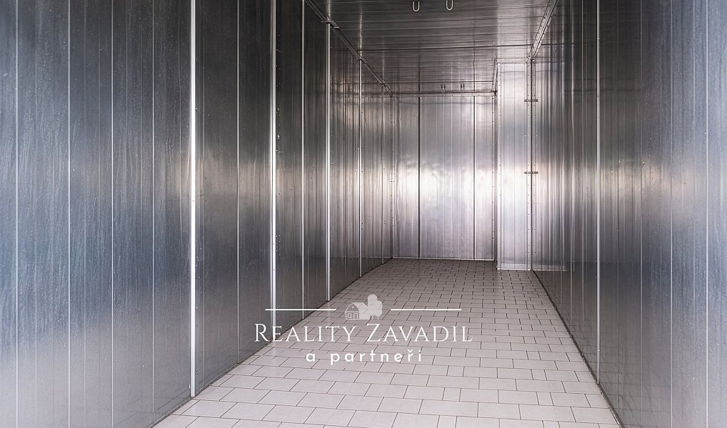 Prodej domu 940 m² s pozemkem 5 787 m², Koleč – náhled fotky 14
