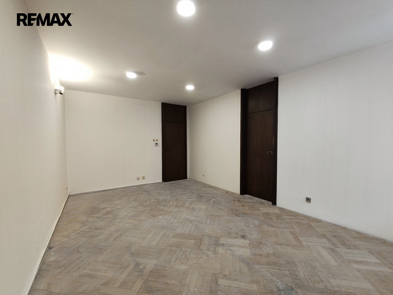 Pronájem kanceláře 29 m² – fotografie 3