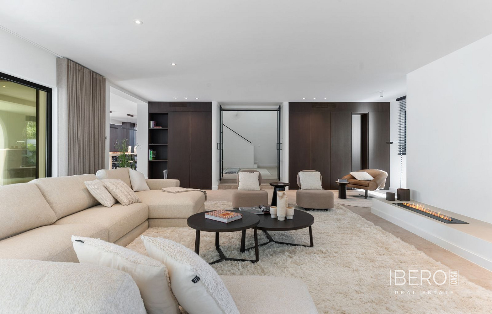 Prodej domu 660 m² s pozemkem 1 132 m² - Més