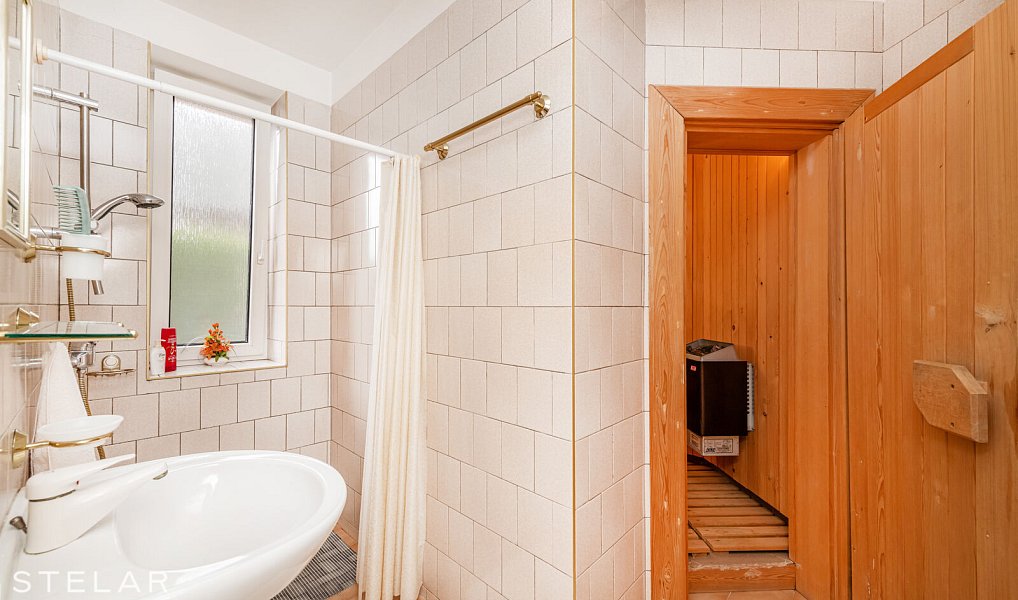 Prodej domu 512 m² s pozemkem 973 m², Jesenice – náhled fotky 24