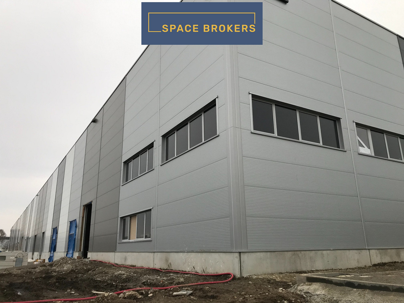 Pronájem skladovacích prostor 2 304 m²