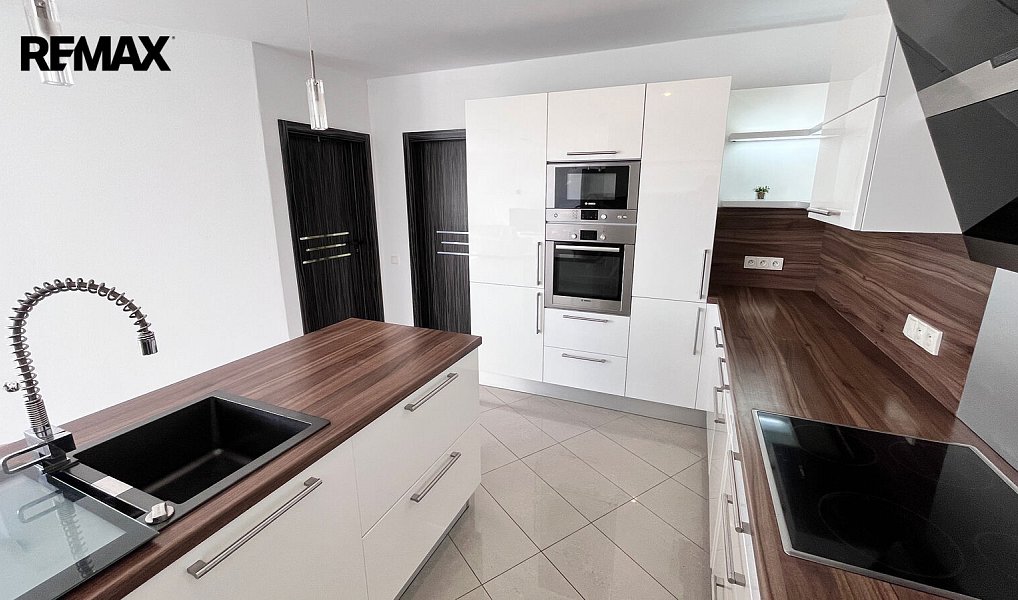 Prodej bytu 4+kk 119 m², Pelhřimov – náhled fotky 11
