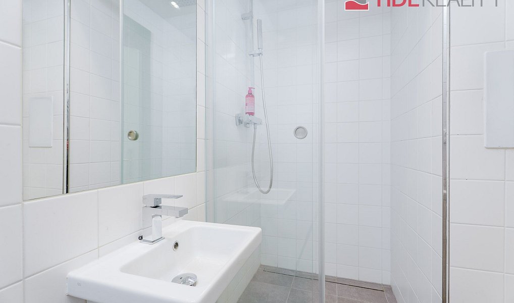 Prodej kanceláře 196 m², Praha – náhled fotky 11