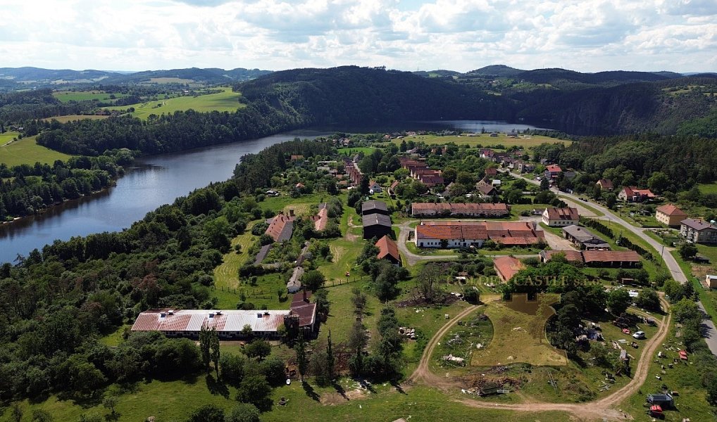 Prodej výrobních prostor 7 000 m², Dublovice – náhled fotky 2