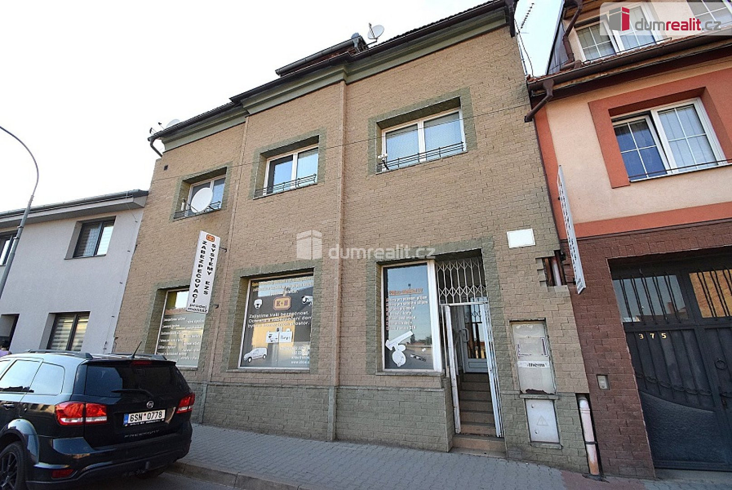 Pronájem obchodních prostor 56 m²