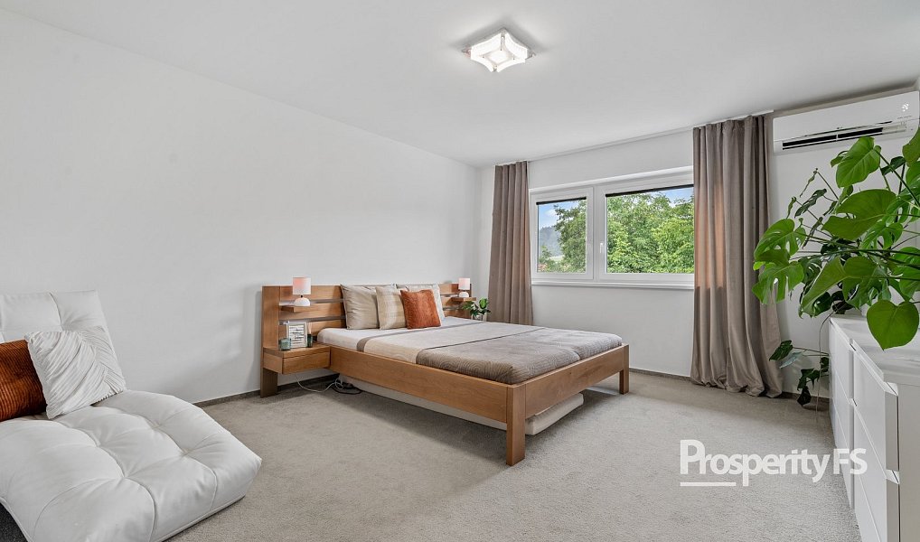 Prodej domu 176 m² s pozemkem 647 m², Knínice – náhled fotky 23