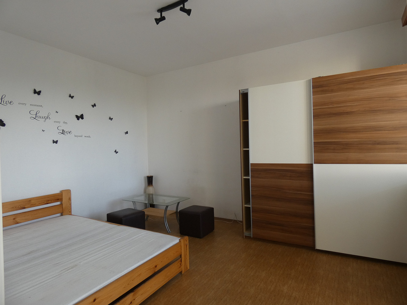 Pronájem bytu 1+1 40 m² – fotografie 2