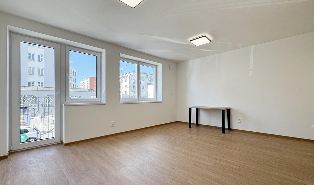 Pronájem bytu 1+kk 36 m², Kladno – náhled fotky 7