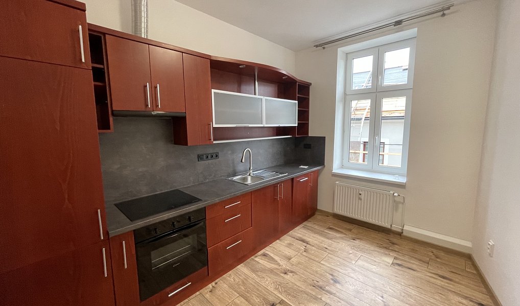 Pronájem bytu 2+1 67 m², Bruntál – náhled fotky 2