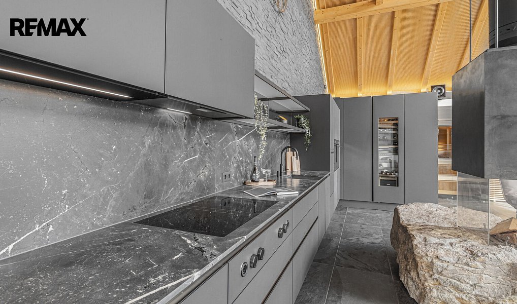 Prodej domu 486 m² s pozemkem 1 876 m², Loučná pod Klínovcem – náhled fotky 4
