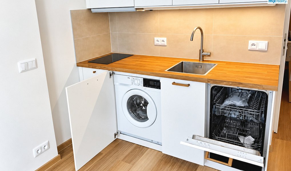 Prodej bytu 1+kk 21 m², Plzeň – náhled fotky 3