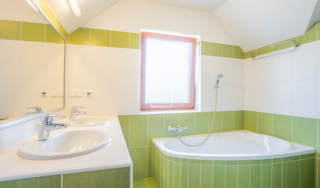 Prodej domu 175 m² s pozemkem 889 m², Hradec Králové – náhled fotky 21