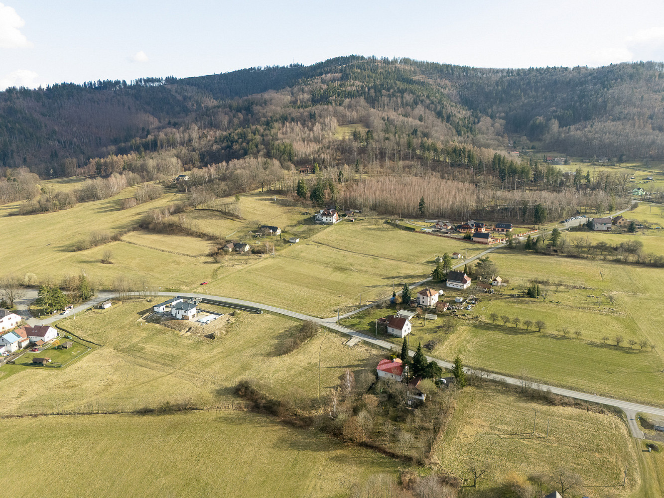 Prodej stavebního pozemku 3 033 m² – fotografie 4
