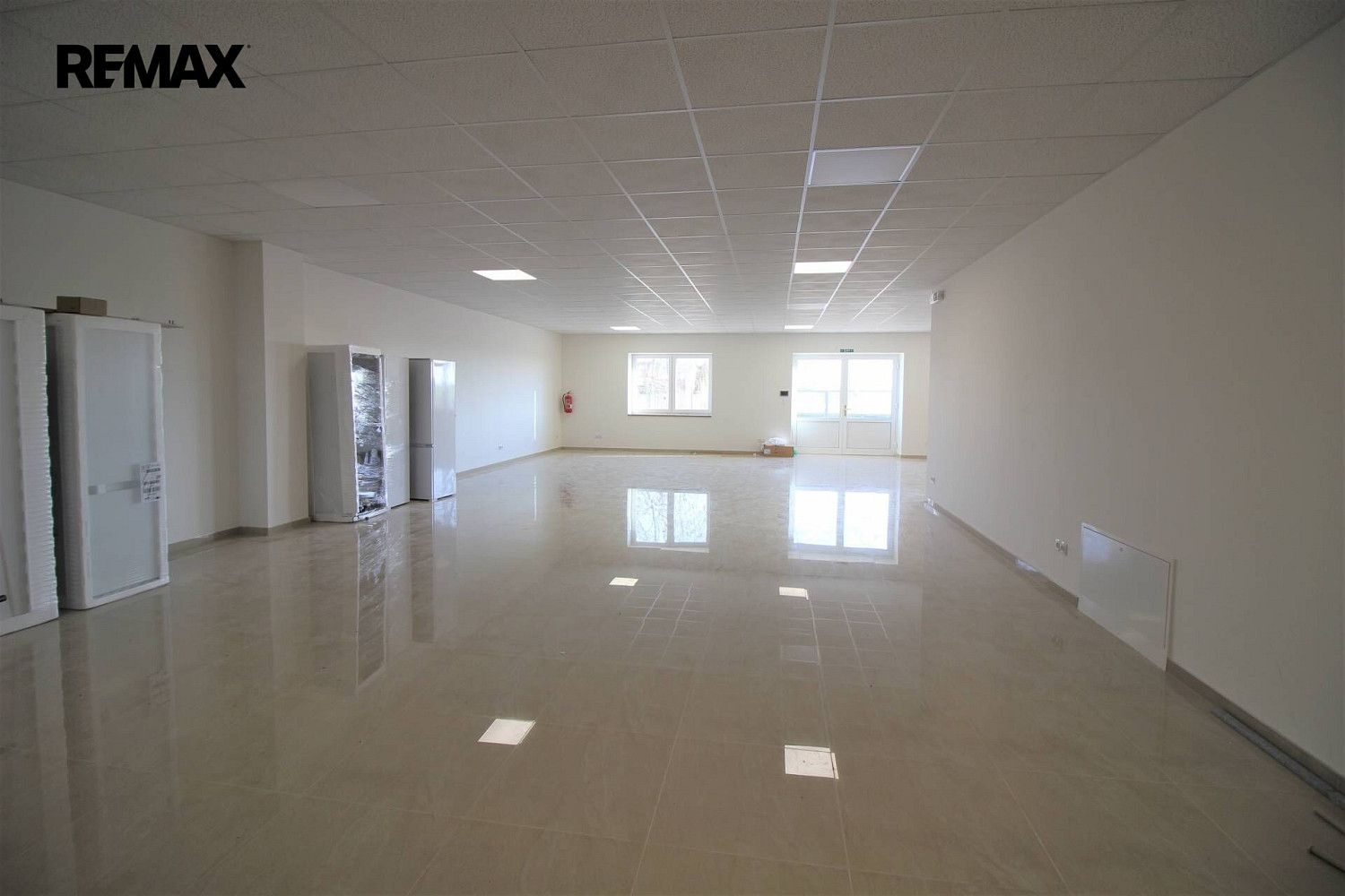 Pronájem obchodních prostor 190 m² – fotografie 3