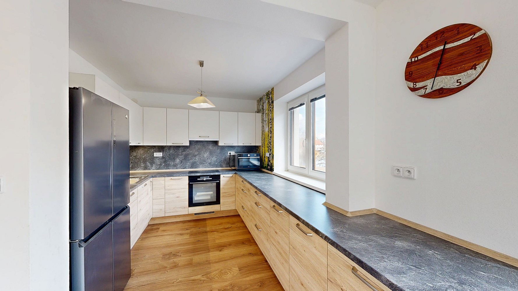 Prodej domu 217 m² s pozemkem 1 100 m² — photo 2