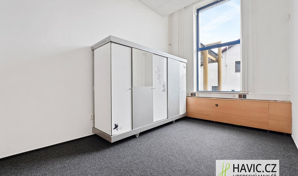 Pronájem kanceláře 21 m², Jičín – náhled fotky 9