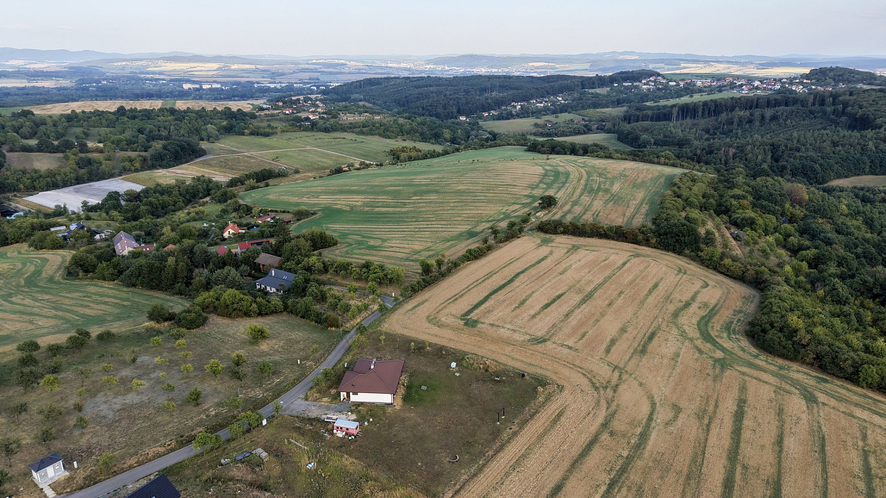 Prodej stavebního pozemku 1 225 m²