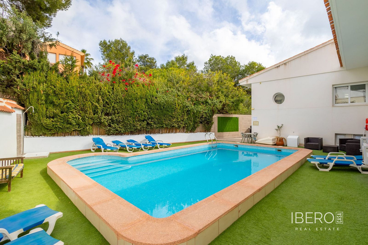Casa – Orihuela, Mil Palmeras - Més