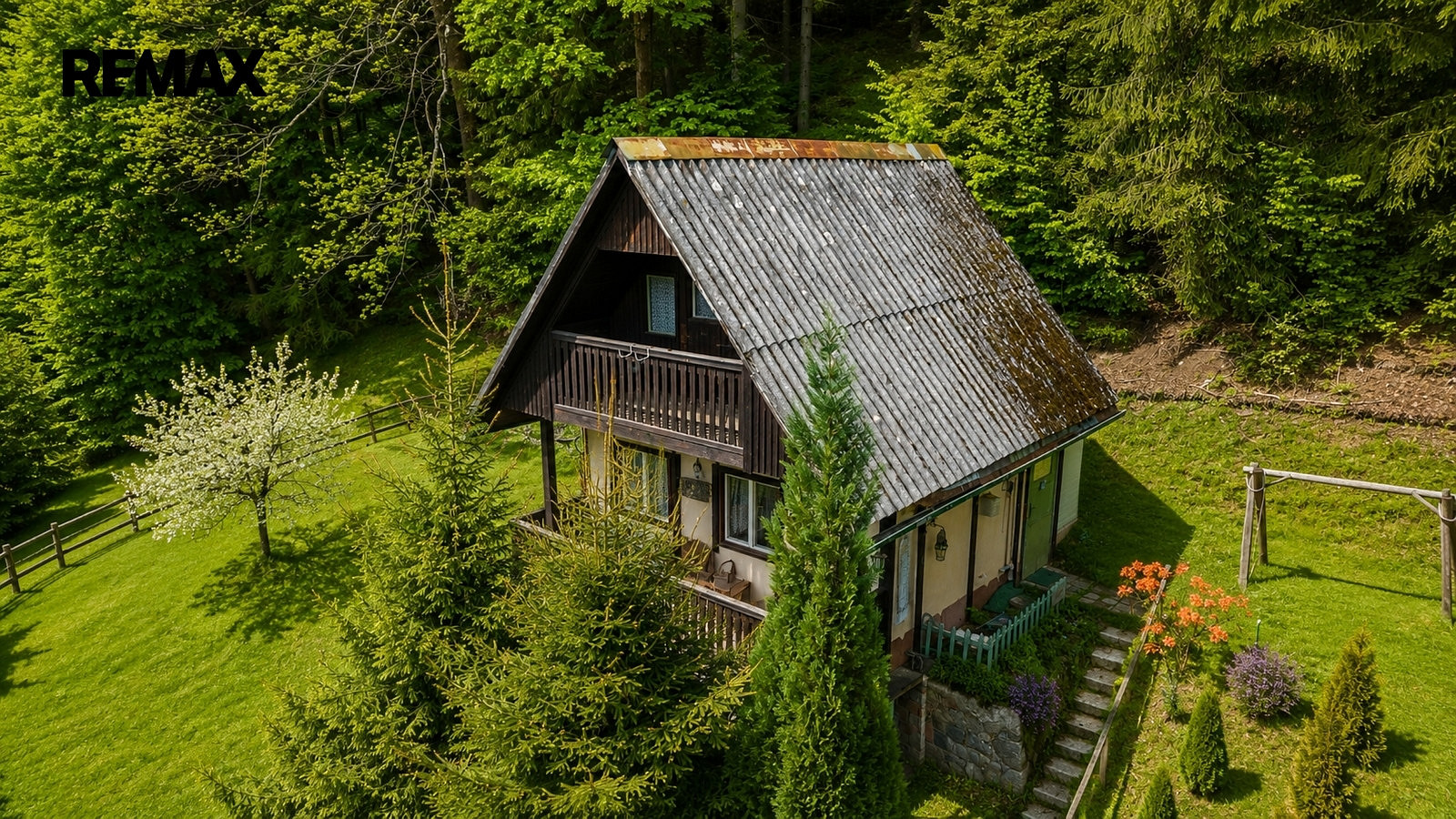 Prodej chaty/chalupy 40 m² s pozemkem 28 m²
