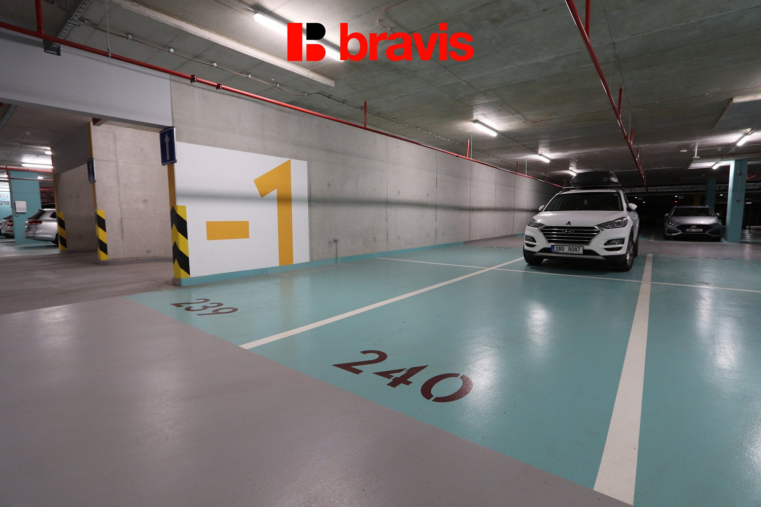 Pronájem garážové stání, Palác Trnitá, blízko office park Vlněna, volné ihned, 8 garážových stání k – fotografie 3