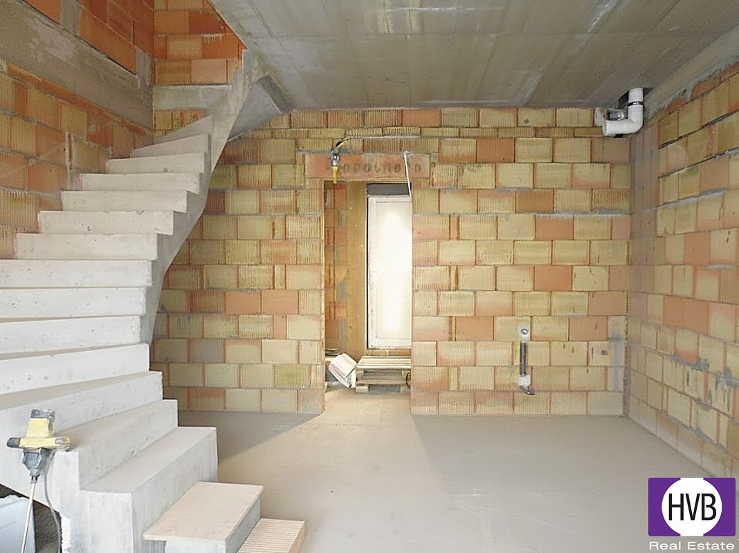 Prodej stavebního pozemku 596 m² — photo 2