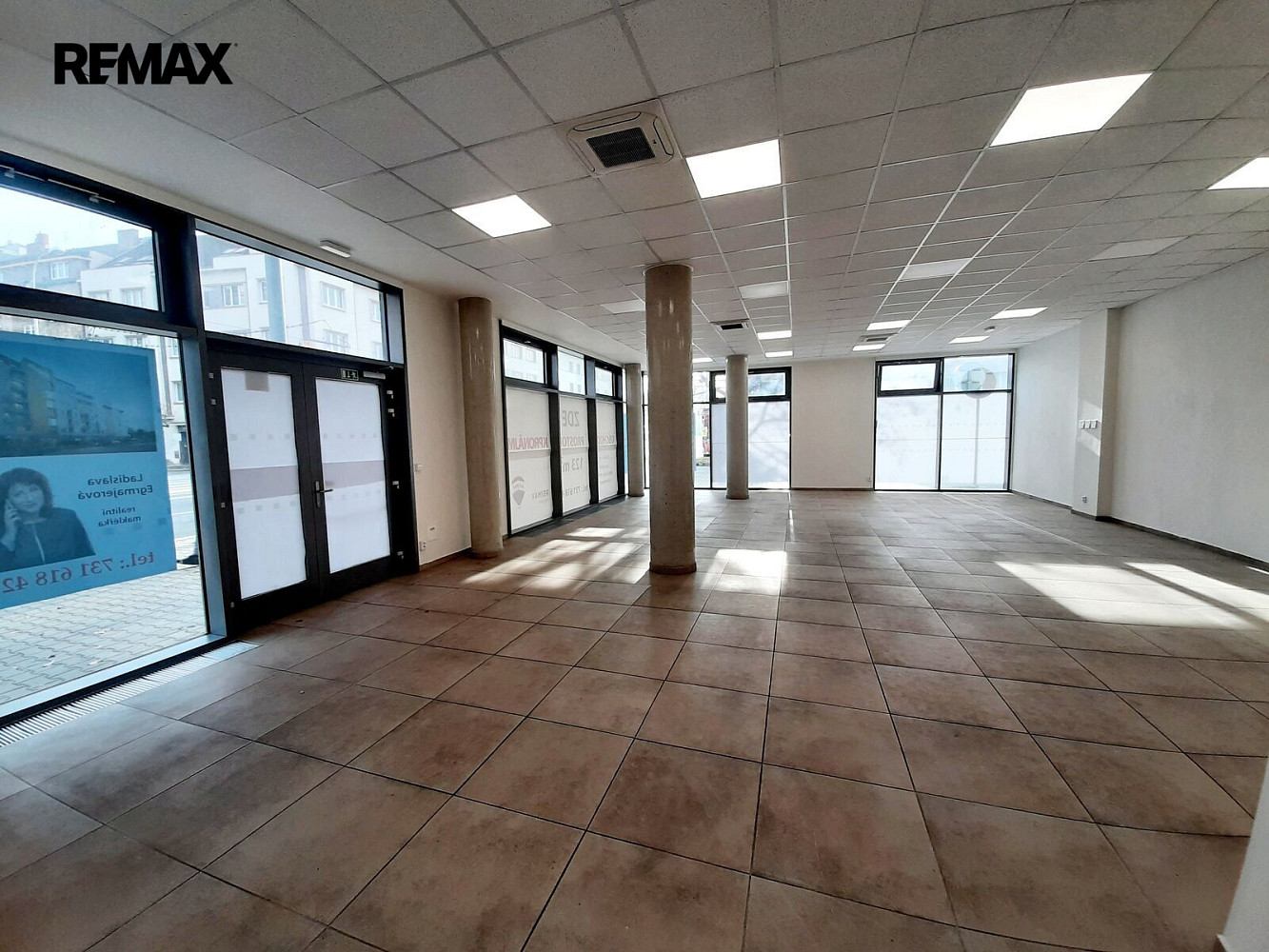 Pronájem obchodních prostor 123 m² – fotografie 3