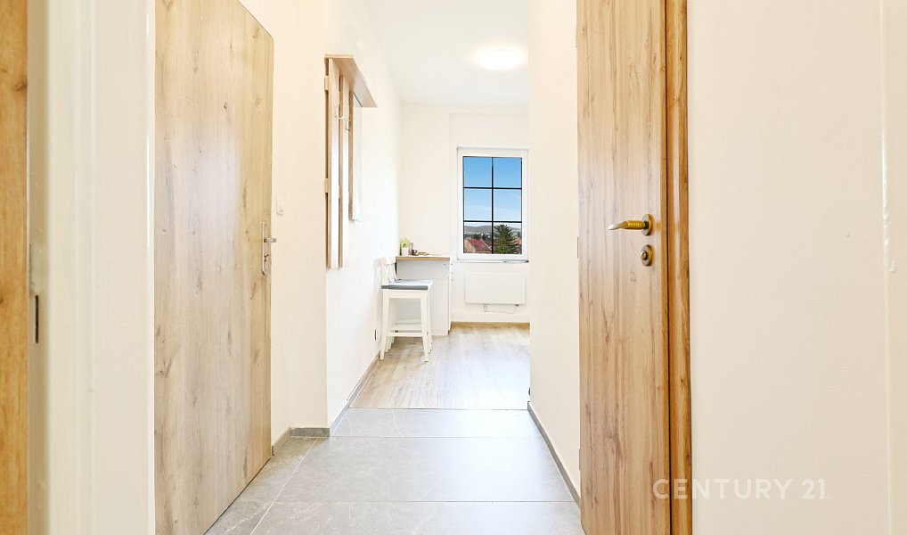 Prodej bytu 2+1 43 m², Trmice – náhled fotky 3