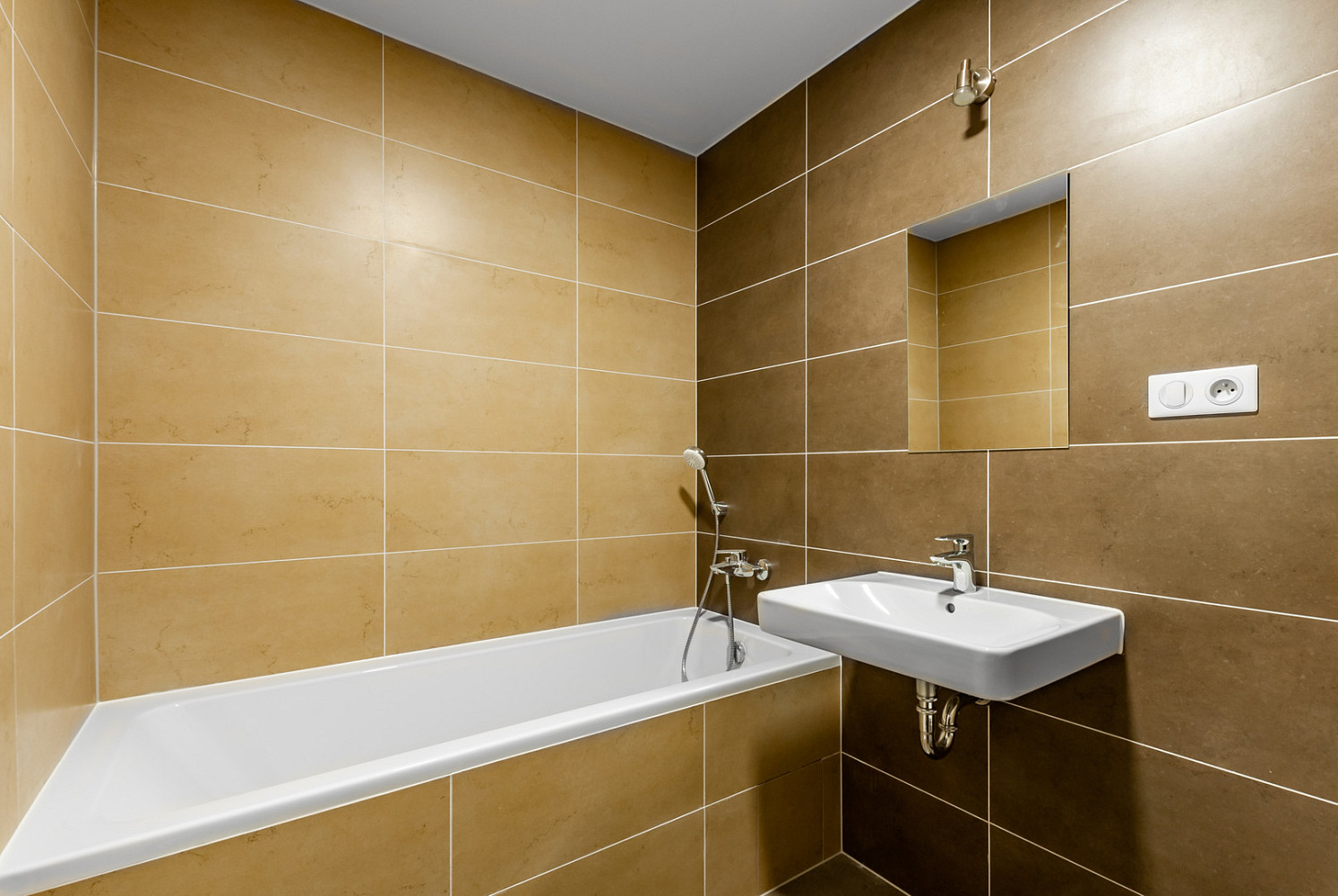 Pronájem bytu 2+kk 53 m² – pohled 3