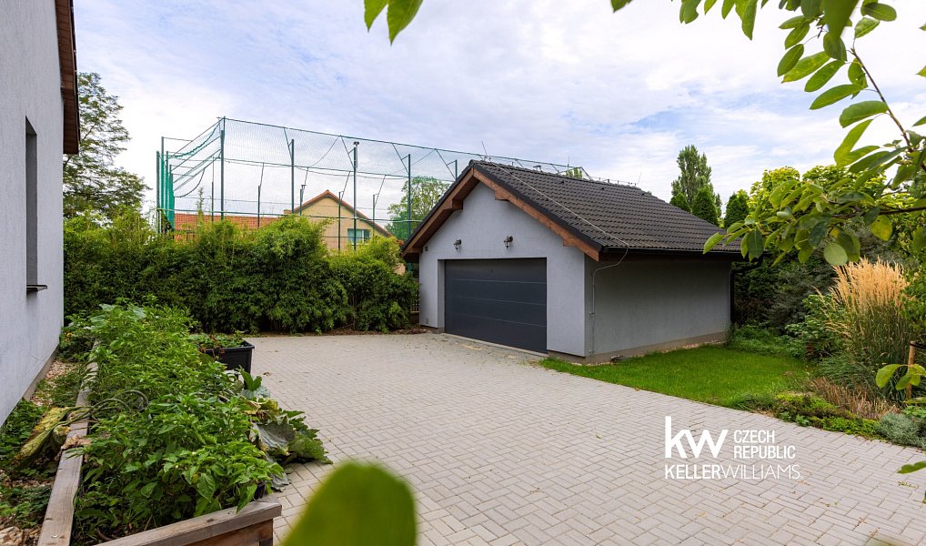 Prodej domu 145 m² s pozemkem 723 m², Zlonín – náhled fotky 14
