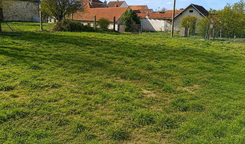 Stavební pozemek připravený k okamžité výstavbě Sedlec u Náměště nad Oslavou 623 m2 sítě na hr — foto 3