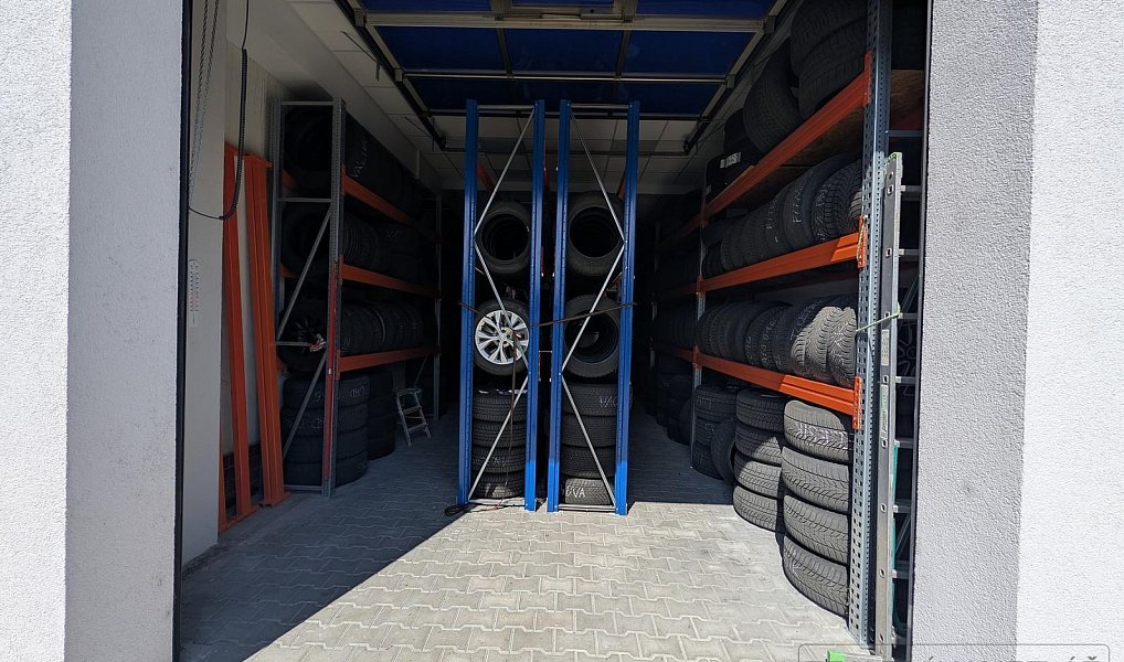 Prodej výrobních prostor 476 m², Přerov – náhled fotky 14