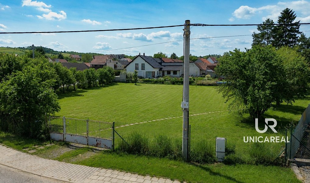 Prodej stavebního pozemku 2 348 m², Kovalovice – náhled fotky 9
