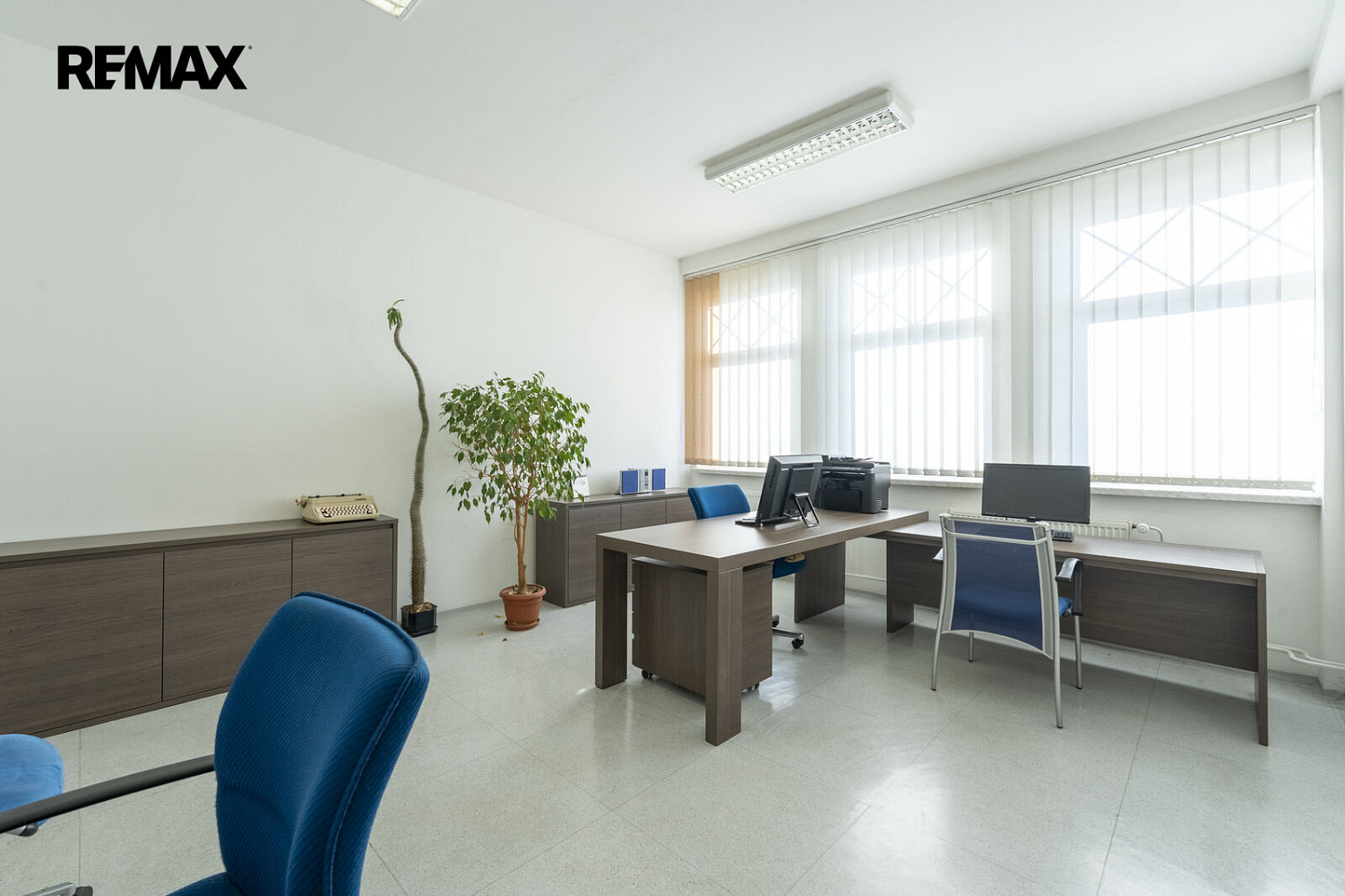 Prodej kanceláře 81 m² – fotografie 2