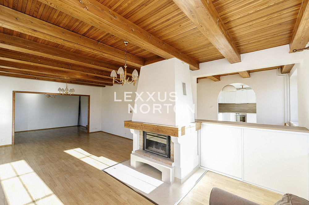 Pronájem domu 350 m² s pozemkem 534 m²