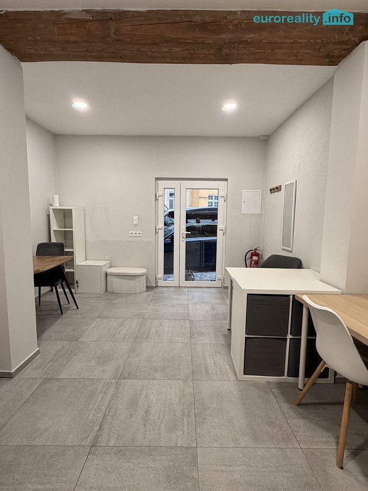 Pronájem kanceláře 25 m² – fotografie 2