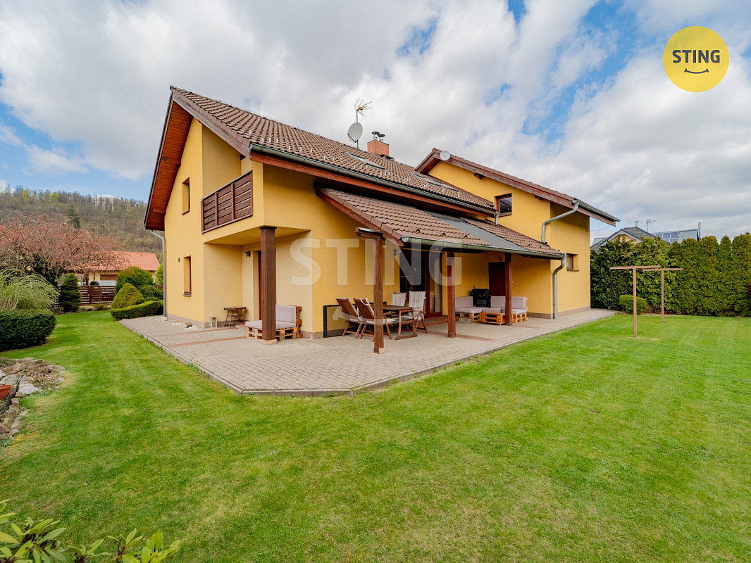 Prodej domu 198 m² s pozemkem 995 m² – fotografie 2